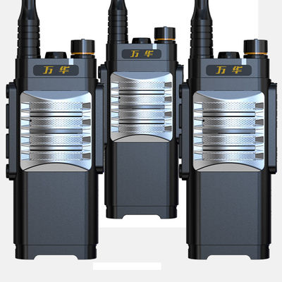 Puissants interphones à longue distance compacts MT6 Mini 108g radio mobile de type walkie-talkie