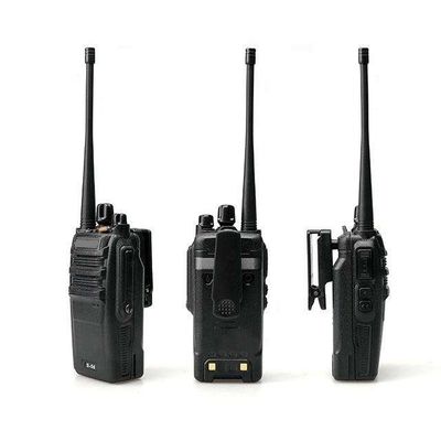 Puissance de sortie 2W 16 Canaux de stockage VHF UHF Walkie Talkie pour la communication dans les restaurants