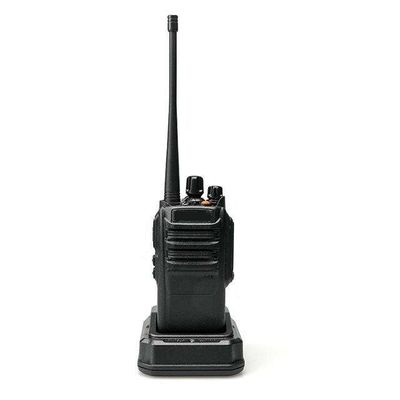 Puissance de sortie 2W 16 Canaux de stockage VHF UHF Walkie Talkie pour la communication dans les restaurants