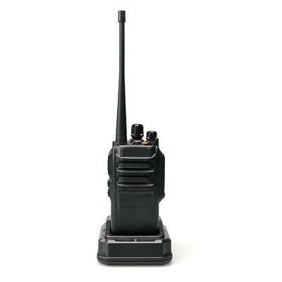 Puissance de sortie 2W 16 Canaux de stockage VHF UHF Walkie Talkie pour la communication dans les restaurants