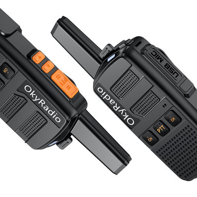 Radios portables à deux voies de 5 W en noir avec batterie rechargeable et chargeur USB