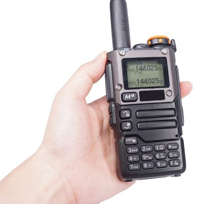 Interphone de restaurant hôtel VHF UHF Walkie Talkie portable avec une batterie au lithium-ion de 1600 mAh