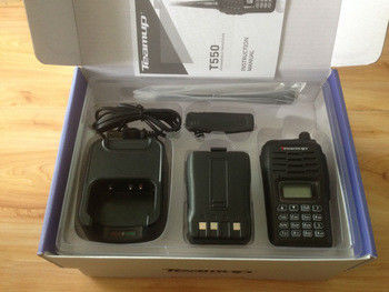 Le plus puissant T550 VHF/UHF walkie talkie avec une puissance de sortie de 4W et 16 canaux de stockage