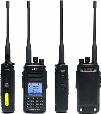 Le système de communication est équipé d'un système de communication à haute fréquence (VHF, UHF, Dmr) et d'un système de communication à haute fréquence (IP67 201g).