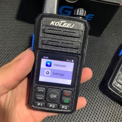 Portable 4G Walkie Talkie avec GPS carte SIM WCDMA Wifi Bluetooth et Zello sans fil