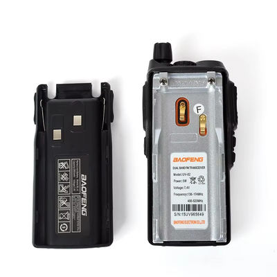 265g BAOFENG UV-82 Dual Band Dual Display Dual Walkie Talkie en attente pour les professionnels