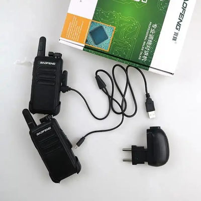 Chargement USB Radio Walkie Talkie à deux voies 115 * 60 * 33 mm avec modèles numériques XIR P3688