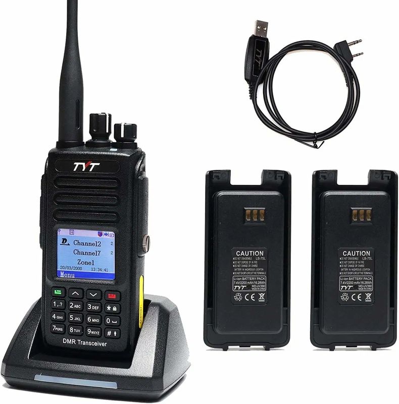 Le système de communication est équipé d'un système de communication à haute fréquence (VHF, UHF, Dmr) et d'un système de communication à haute fréquence (IP67 201g).